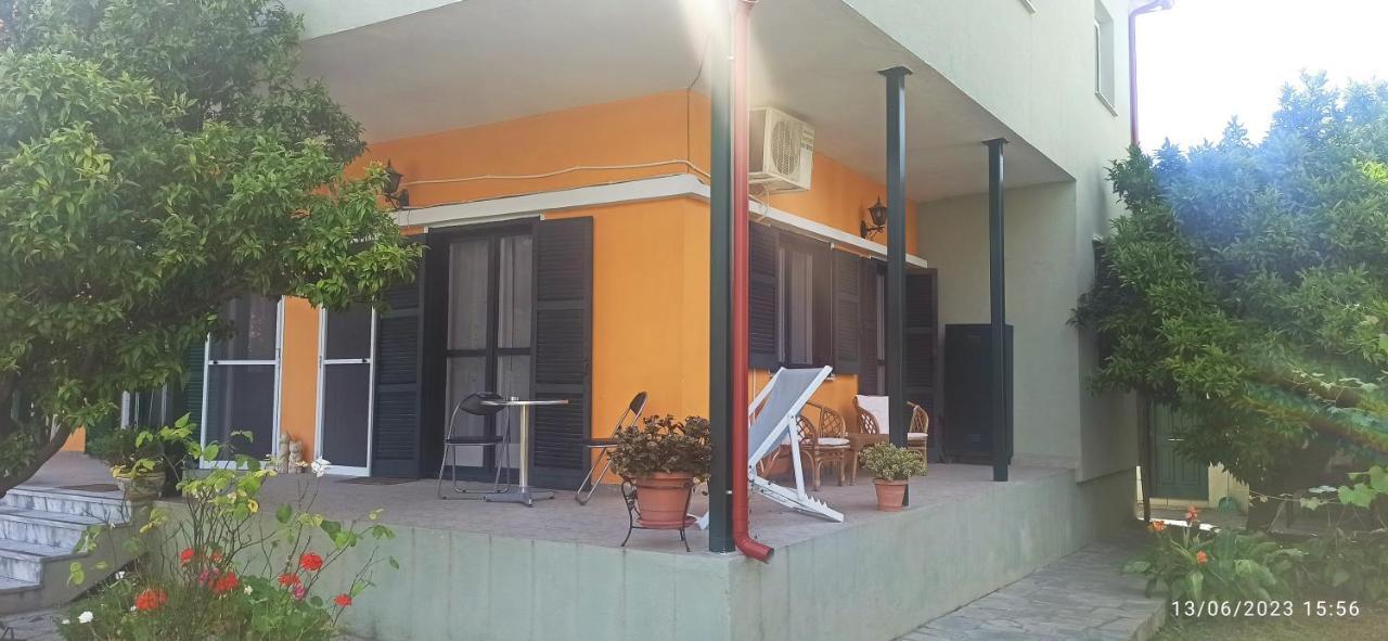 Orange Tree Garden Apartment Pefkochori Exterior photo
